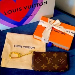 **SOLD** 🇫🇷 Brand New Louis Vuitton Key Pouch